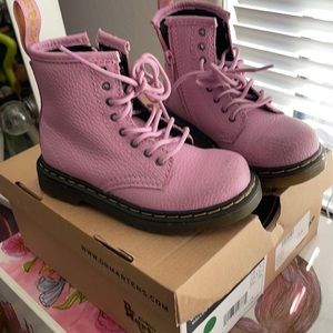 Dr. Martens Size 9 Marshmallow PINK